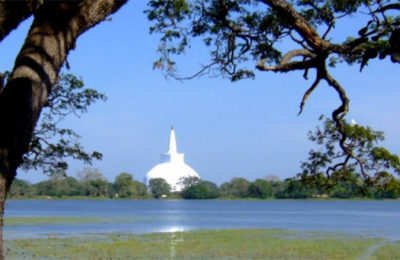 anuradhapura-lake-and-ruwanweli-stupa